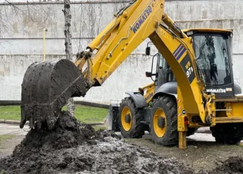 Комунальники Дніпра усунули аварію на водоводі у Соборному районі