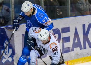 «Кременчук» вчетверте програв «Соколу» і став «срібним» призёром ЧУ з хокею (відео) • Хокей •