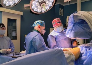 Лікарі Львова застосували унікальну технологію для відновлення кісток Андрія –