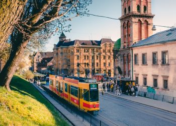 Львів: нові обмеження на паркування для забезпечення руху трамваїв –