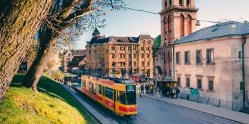 Львів: нові обмеження на паркування для забезпечення руху трамваїв –