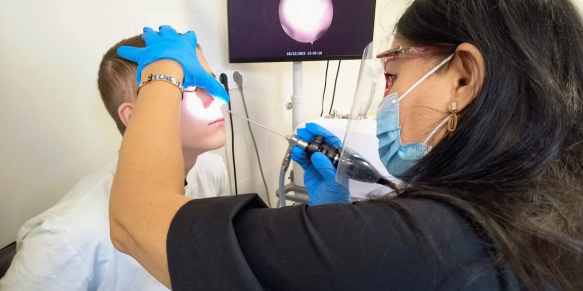 Львівські лікарі врятували підлітка, який впав у кому через ускладнення звичайної застуди –