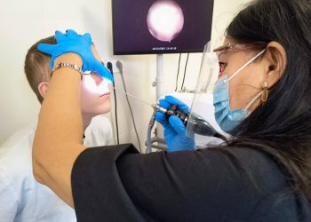 Львівські лікарі врятували підлітка, який впав у кому через ускладнення звичайної застуди –