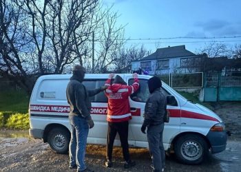 “Маскарад” за рулем скорой и дорогостоящее “путешествие”: в Одесской области разоблачили двух дельцов