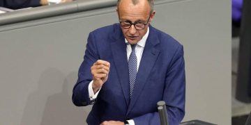 Мерц: “Ухилянтів відправлять назад до України”