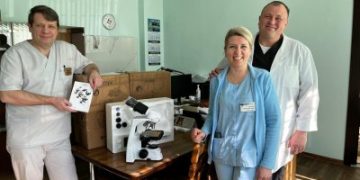 Міська лікарня №3 отримала сучасні електронні мікроскопи від міжнародних партнерів »