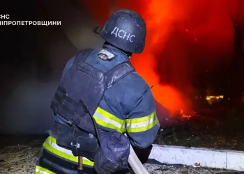 На Дніпропетровщині 19-річний хлопець постраждав під час нічної атаки