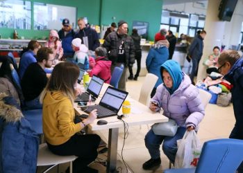 На Львівщині безоплатно надають психологічну, юридичну та гуманітарну допомогу: розклад і контакти центрів –