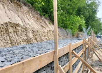 На в’їзді до Львова триває укріплення схилу: 40% габіонної стінки вже зведено –