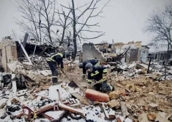 Надзвичайники оприлюднили світлини з Синельниківщини після ворожого авіаудару