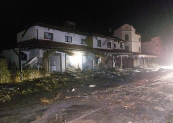 Ночью дроны атаковали юг Одесчины: загорелась база отдыха и повреждены здания