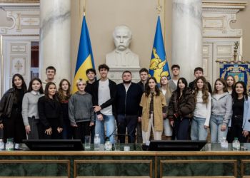 Новини Львова: Молодь Львівщини спробувала себе у ролі депутатів облради