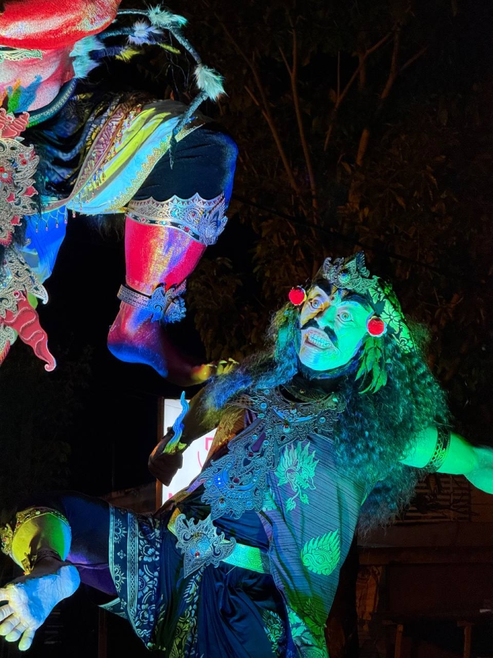 Ньєпі на Балі - на острові спалюють гігантських демонів перед Днем тиші - фото 15