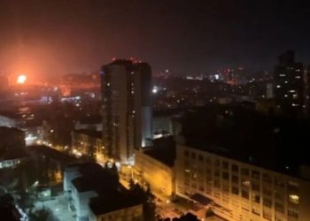 Окупанти завдали ракетних ударів по житлових кварталах Києва | Політика