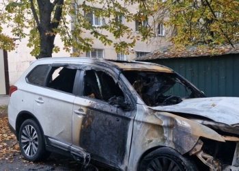 Поджог автомобилей на Черемушках в Одессе: полицейские задержали виновного