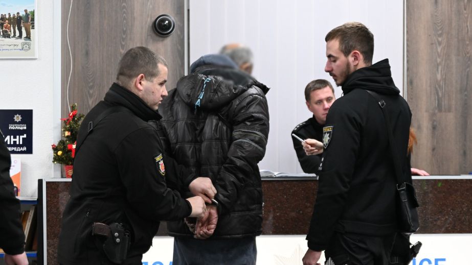 Поліцейські Запоріжжя затримали торговця канабісом