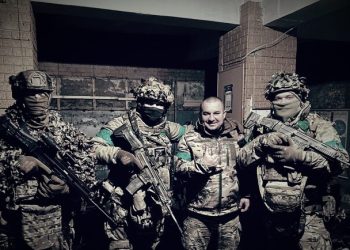 Полицейские Одесчины защищают Донбасс: кадры боевой работы на передовой