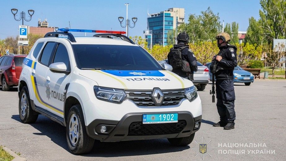 Поліція затримала запоріжця, який лякав людей гранатою