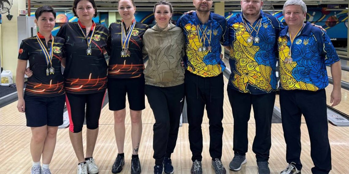 Полтавці здобули дев’ять комплектів нагород на дефлімпійському ЧУ з боулінгу • Боулінг •