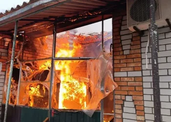 Протягом дня під ударами ворожої артилерії та безпілотників були громади Дніпропетровщини: є загиблий та постраждалі