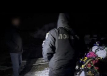 Разгромил памятники на кладбище: в Одесском районе задержали вандала