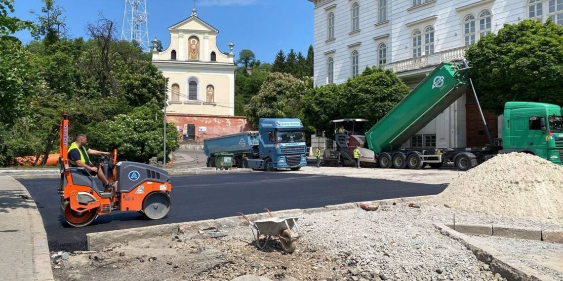 Ремонт вул. Винниченка: новий асфальт та тротуари до 8 червня –