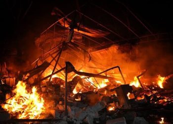 РФ ударила по судну и резервуарам с маслом в Одесской области: пострадал человек