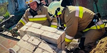 Рятувальники надали допомогу чоловікові якого затисло бетонною плитою »