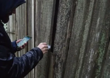 Робив «закладки» по місту: у Дніпрі затримали 16-річного наркозбувача