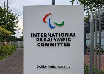 Російські паралімпійці виступають під національним прапором у Німеччині | Політика