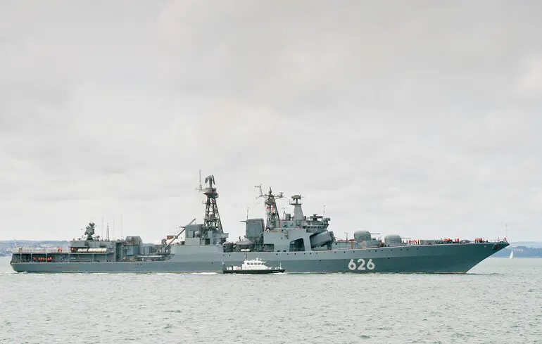 Російський корабель зайшов у британські води 1