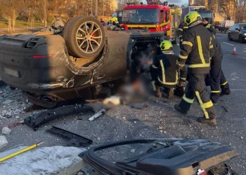 Смертельна ДТП у Києві: Porsche Cayenne розбився на Берестейському проспекті