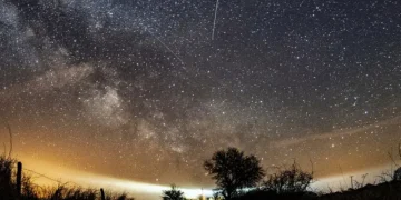 Сьогодні вночі будемо спостерігати ефектне метеорологічне явище