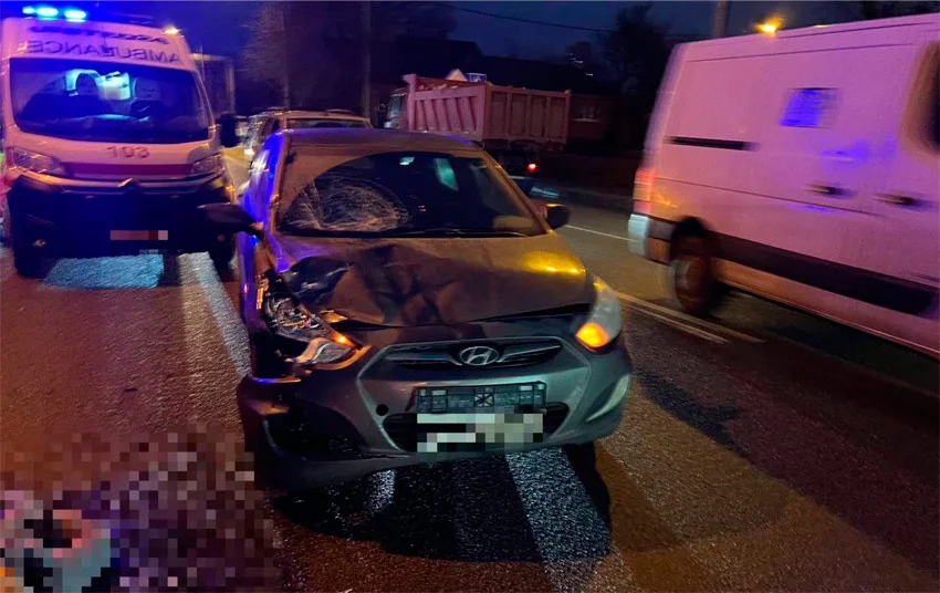 Суддя у Харкові збила двох дівчат на пішохідному переході