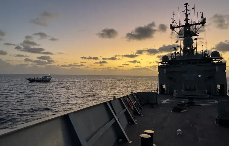 Судно сомалійських піратів захопили сили ЄС 1