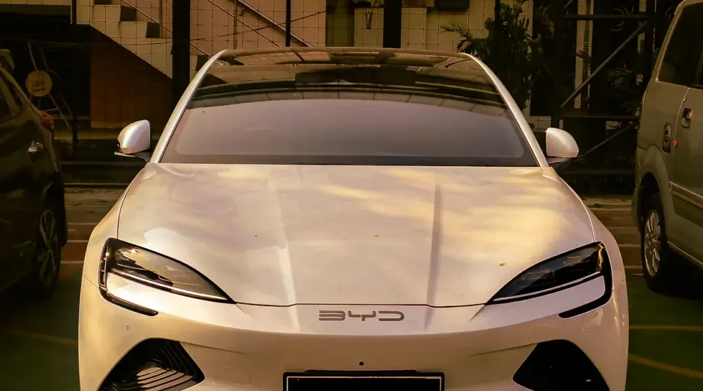 Tesla втратила корону: результати 2025 року вражають – Авто поради