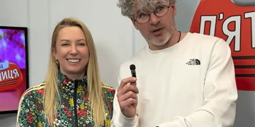 Тоня Матвієнко перевіряє телефон Арсена Мірзояна, коли їй потрібно: “Дивись як буде” | Шоубизнес