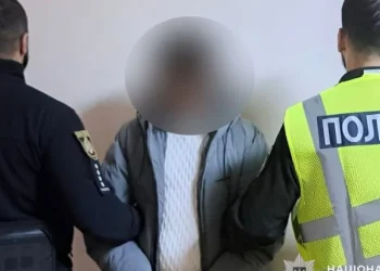 У Дніпрі чоловік ударив дружину ножем: затриманий