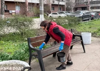 У Дніпрі у сквері Янгеля провели весняну толоку
