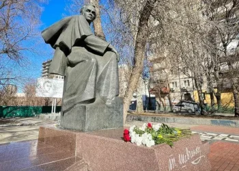 У Дніпрі “відзначили” день народження Кобзаря (ФОТО)