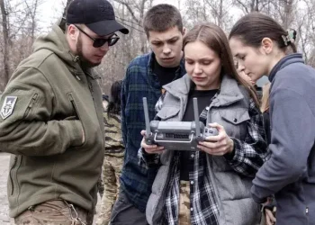 У Дніпрі  військові провели для молоді  вишкіл