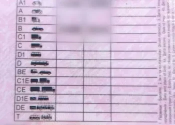 У Дніпрі водій купив права в інтернеті