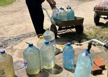 У Донецькій та Луганській областях забруднена вода в кранах стрімко дорожчає | Політика