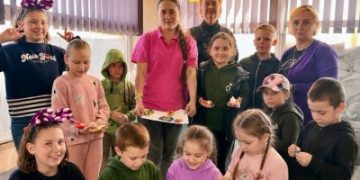 У координаційному центрі «Вільні разом» у Миколаєві провели майстер-клас до Дня матері »