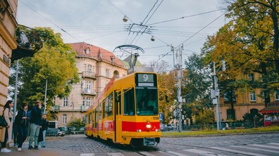 Трамвай Schindler Be 4/8 на маршруті № 9