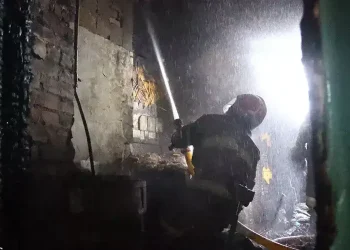 У Марганці на пожежі врятували чоловіка