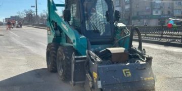 У Миколаєві на проспекті Центральному комунальники ремонтують асфальтове покриття »