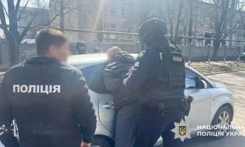 У Миколаєві правоохоронці викрили військовослужбовця районного ТЦК та СП у зловживанні впливом »