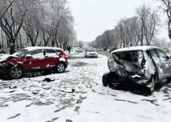 У Рівному ДТП на вулиці Захисників Маріуполя: травмовані двоє осіб