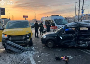 У Солом’янському районі Києва сталася серйозна ДТП з постраждалим водієм